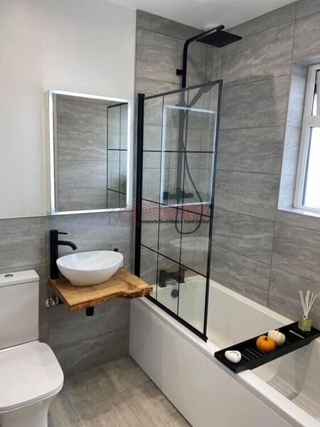 Metrou Berceni, garsoniera decomandata.